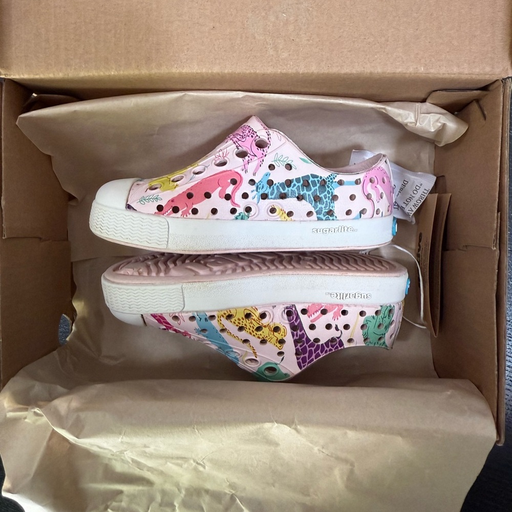 Native Jefferson Shoes in Pink Safari Friends Print